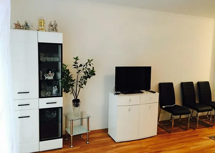 Apartment Near Villa Turgenev